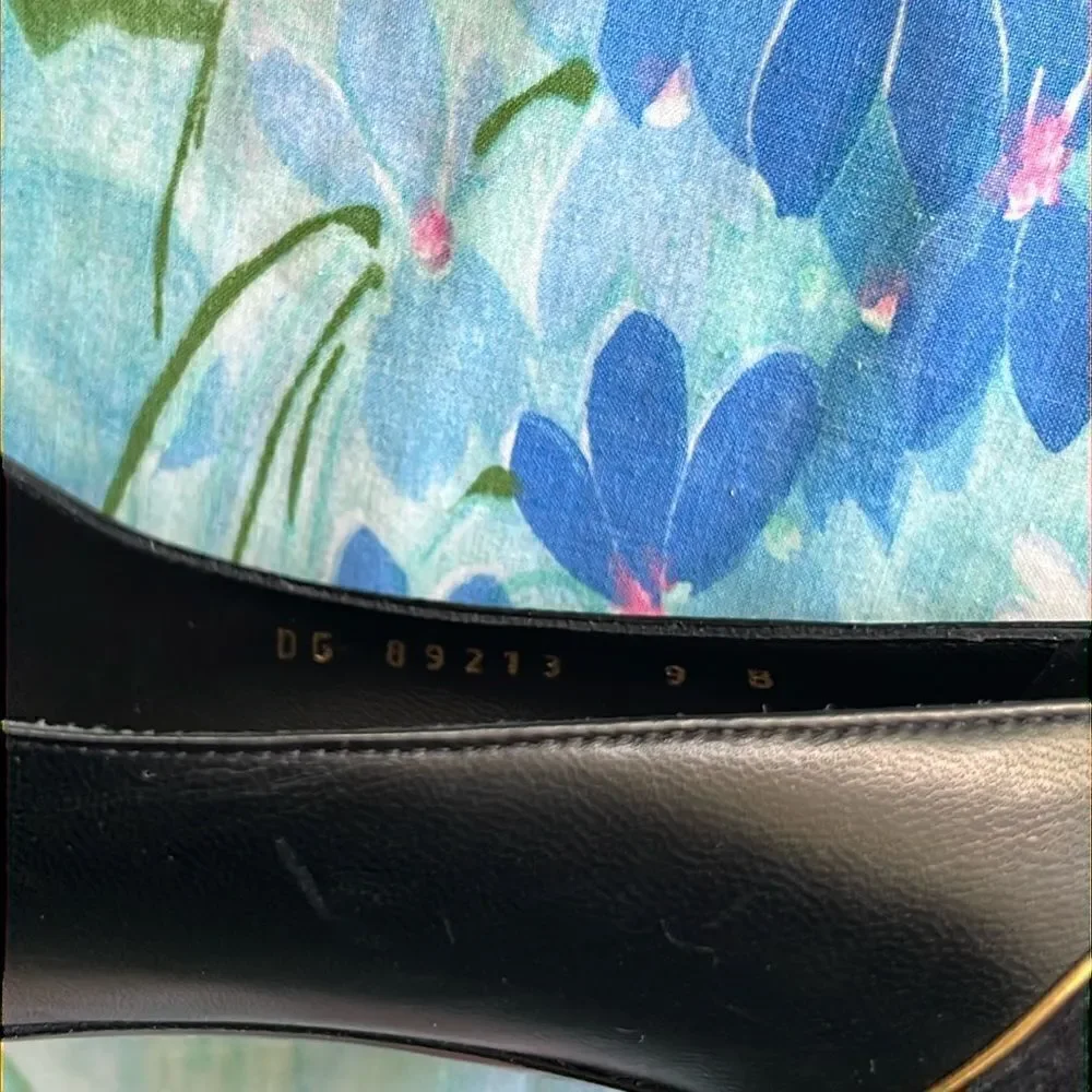 Salvatore Ferragamo Mixed Leather Heels - 9B